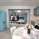 Studio'24 - Adults Only *