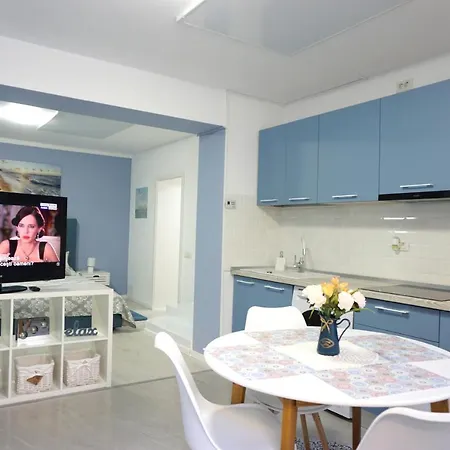 Studio'24 - Tomis Mall - Ultracentral *