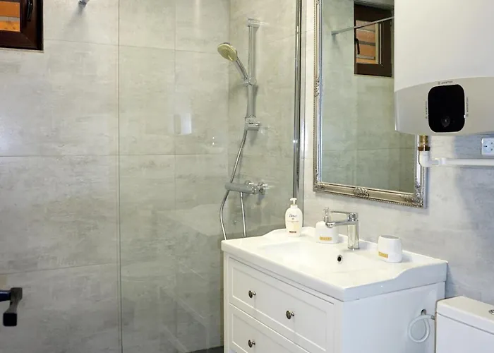 Studio'24 - Adults Only *