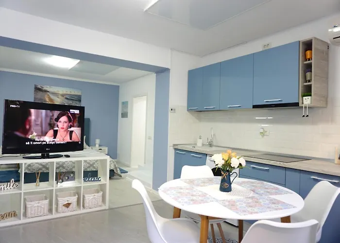 Studio'24 - Adults Only *