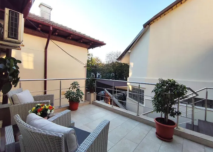 Studio'24 - Adults Only