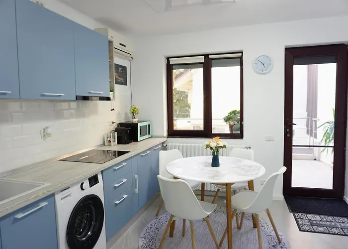 Studio'24 - Adults Only *